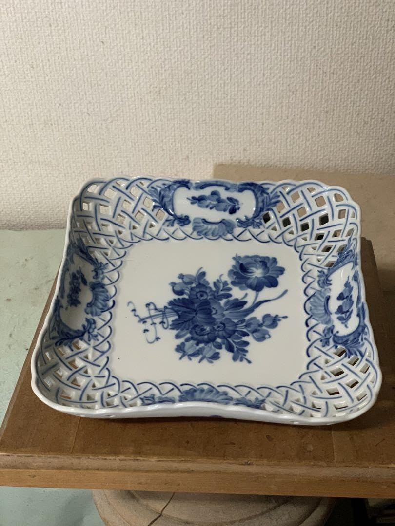 ロイヤルコペンハーゲンブルーフラワー透かし彫り四角皿、